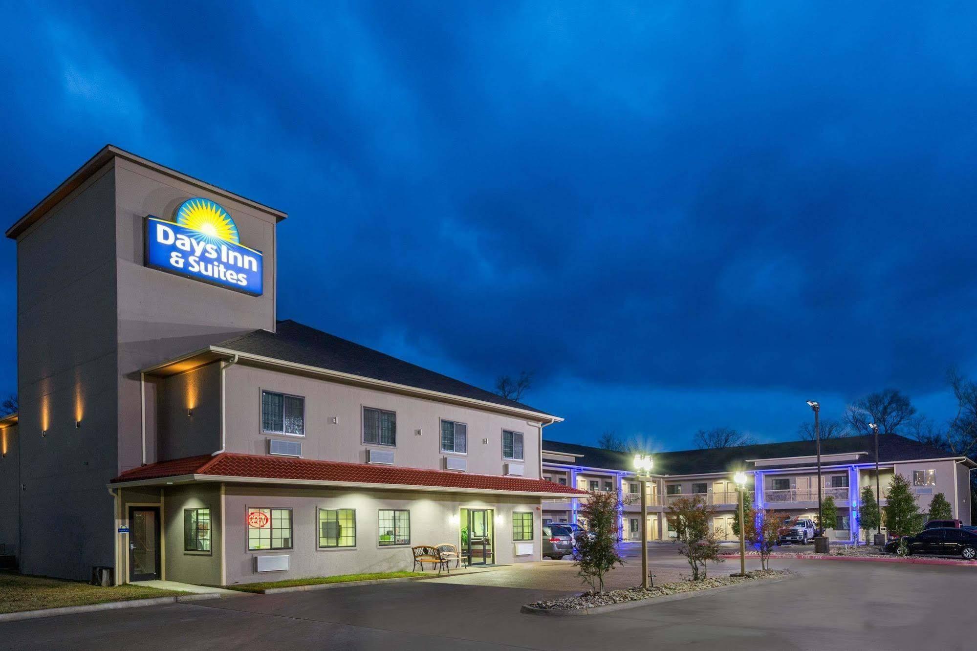 Days Inn & Suites By Wyndham Madisonville Exterior foto